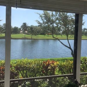 Meet your Posher, Gloria